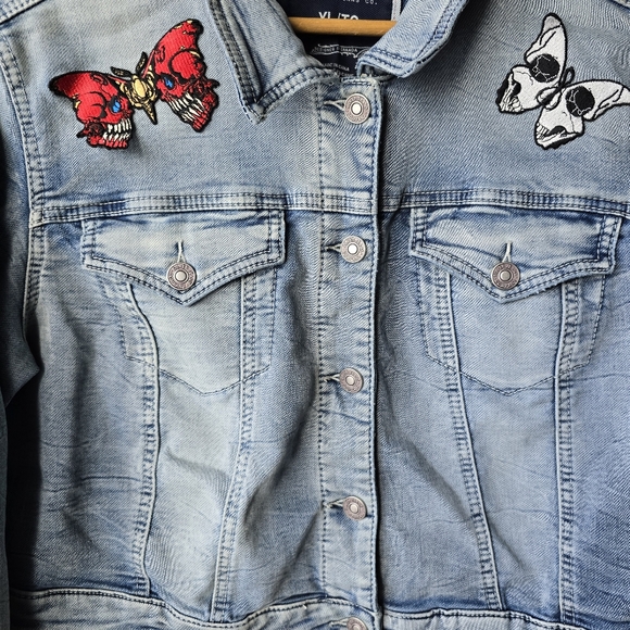 Silver Jeans Light Blue Denim Jacket Skull Patches Gothic Womens XL - Picture 3 of 10